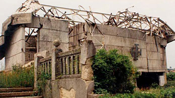 Built in 1975, destroyed in 1995