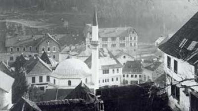 Also known as Market mosque, built in 1749, destroyed in October 1992.